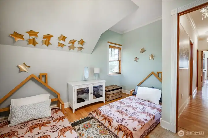 Upstairs bedroom #2