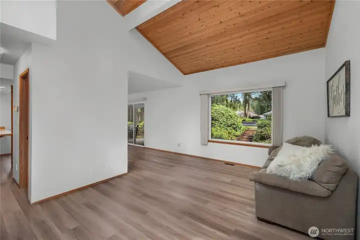 Tongue and Groove vaulted ceilings greet you into the great room. Tongue and Groove vaulted ceilings greet you into the great room.