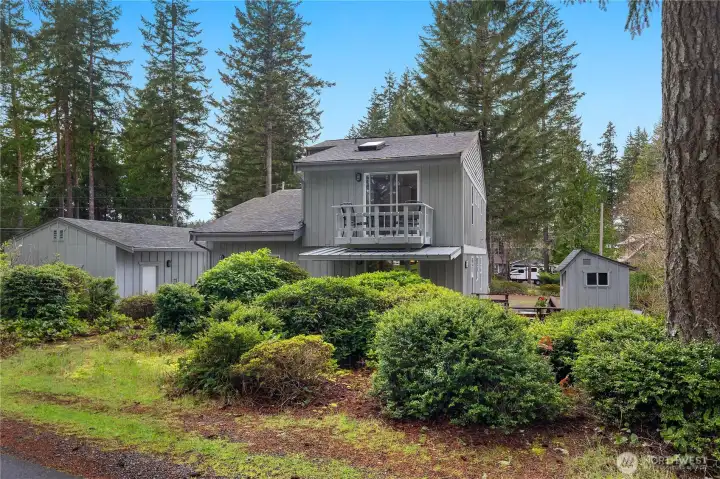 View from the back of the home on the course. View from the back of the home on the course.