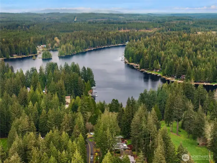 Lake Limerick offers boating, waterskis, tubing, kayaking, swimming. Lake Limerick offers boating, waterskis, tubing, kayaking, swimming.