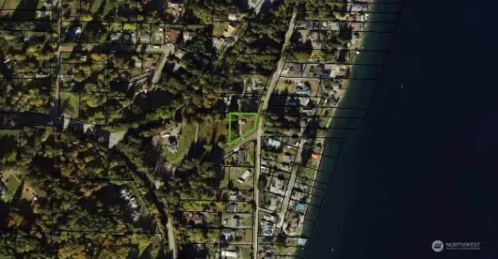 close to the water, there is a beach you can walk down to and enjoy the sand and sunrises.