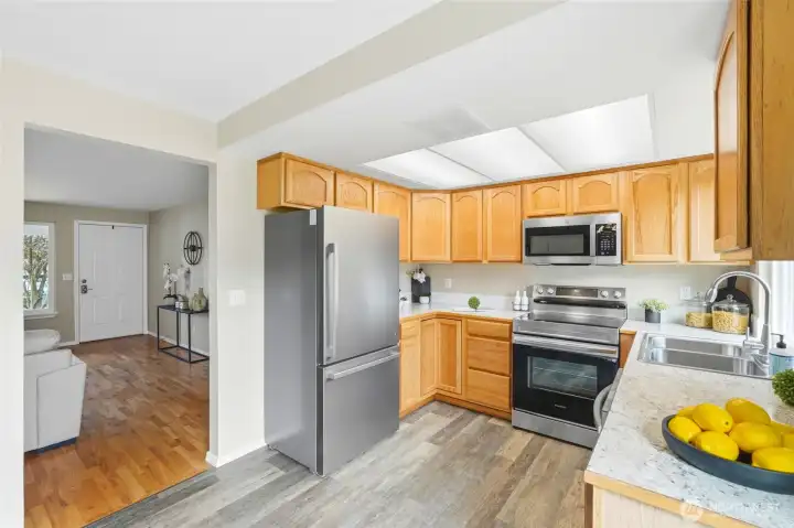Convenient flow to surrounding living areas. Bright and practical layout. Convenient flow to surrounding living areas. Bright and practical layout.