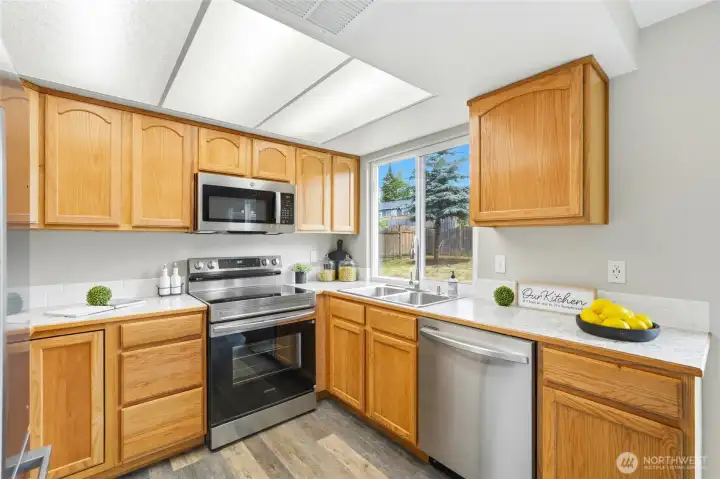 Ample workspace for meal prep and entertaining. Ample workspace for meal prep and entertaining.