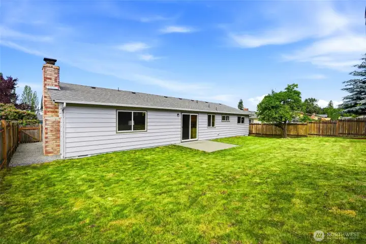 Plenty of room for pets, play, and gardening. Plenty of room for pets, play, and gardening.
