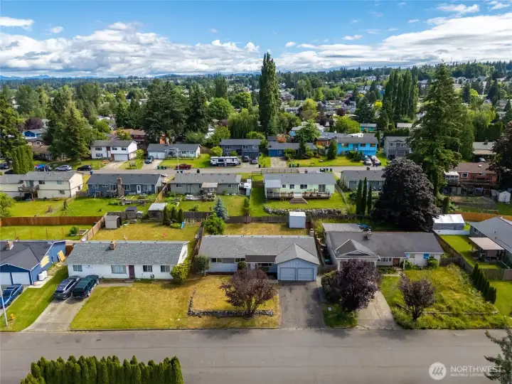 Close to parks, schools, shopping, dining and more! Close to parks, schools, shopping, dining and more!