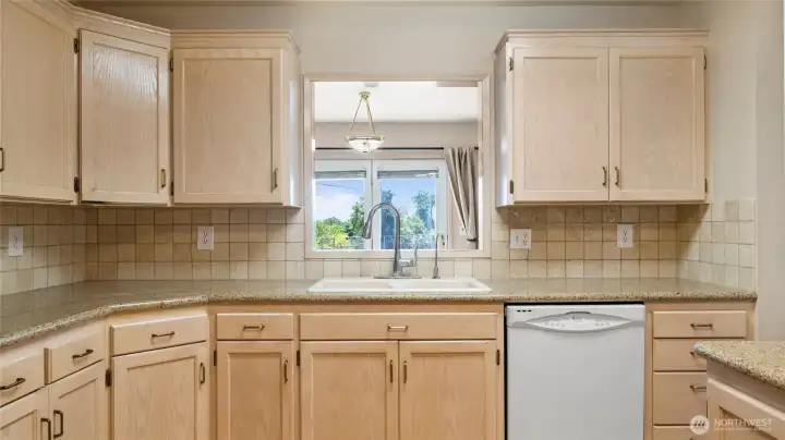 998 - Main kitchen pass through