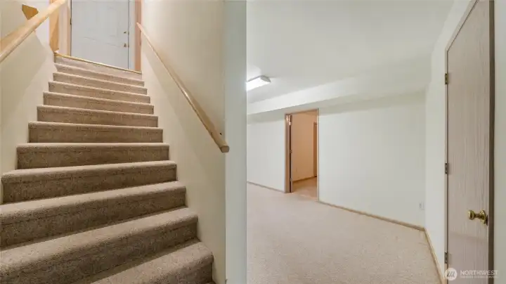 998 - Basement stairwell