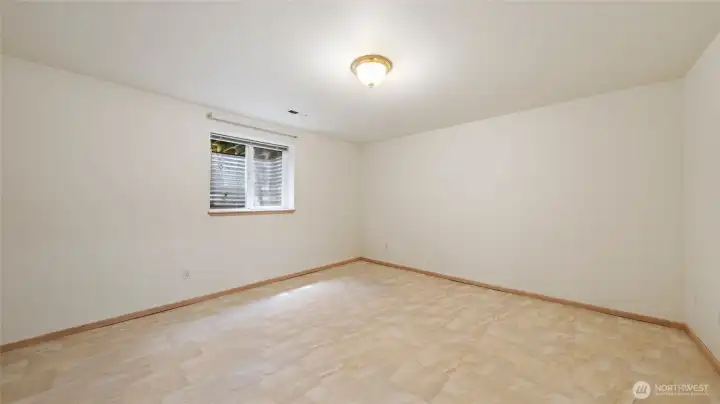 998 - Basement bedroom 1