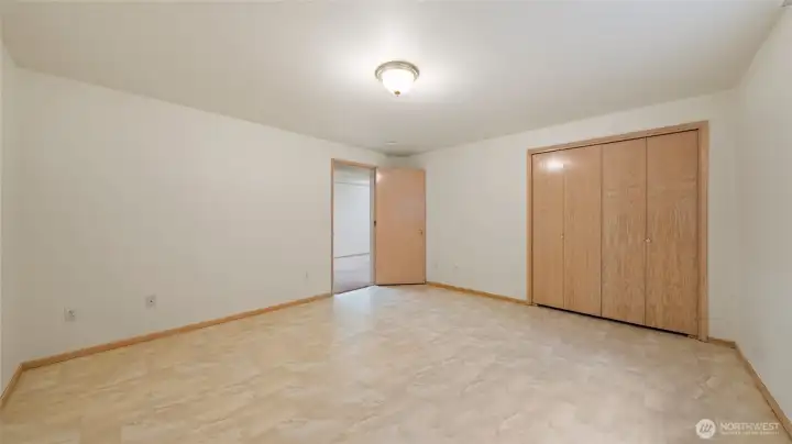 998 - Basement bedroom 2