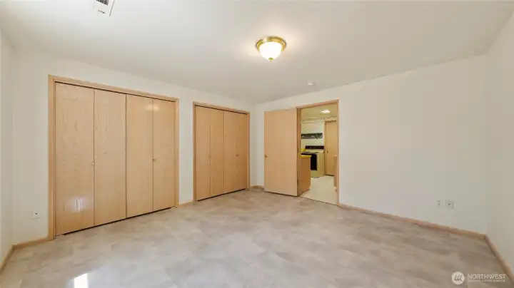 998 Basement bedroom 3