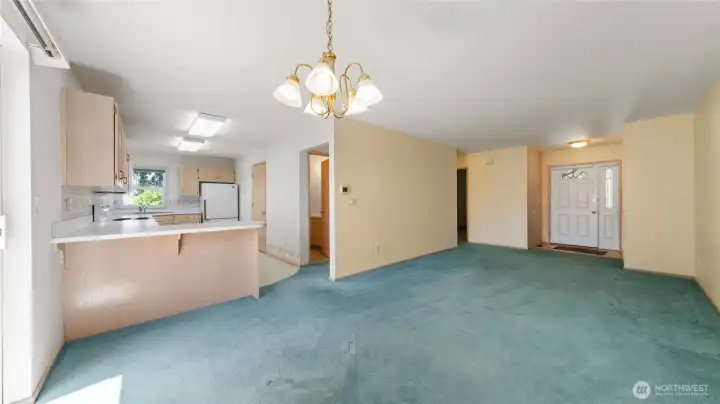 996 - Living room adjacent to kitchen