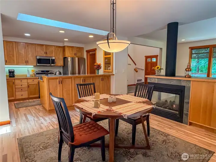Formal dining and the counter is great for snacks! Formal dining and the counter is great for snacks!
