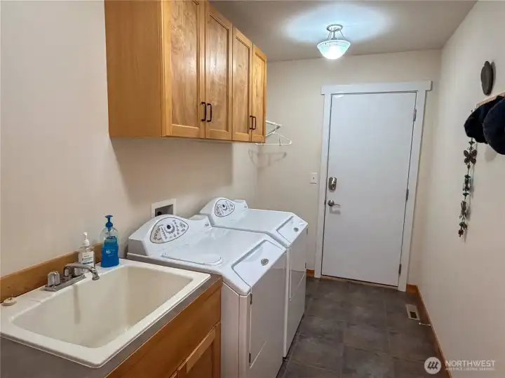Utility, great deep sink and door to the garage Utility, great deep sink and door to the garage