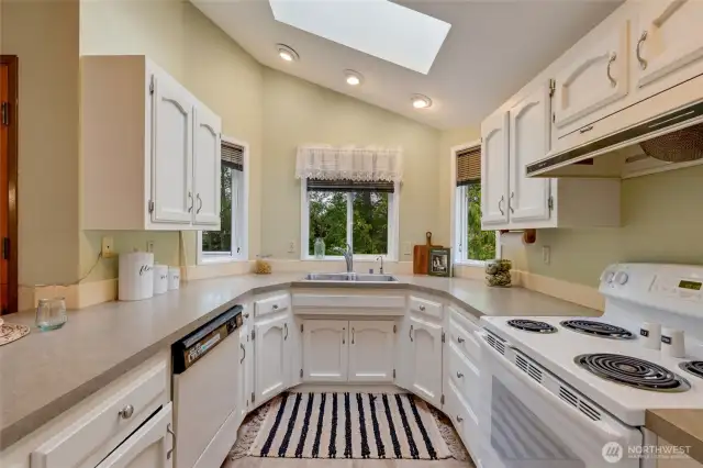 Sunny Kitchen w/ updated cabinets & all appliances included
