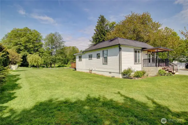 This lot is HUGE, with dimensions of 90 X 215 (.44 Acre).