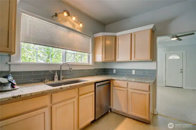Great natural lighting in kitchen. There is an Ionization system on the kitchen sink so you can keep those cells oxygenated.