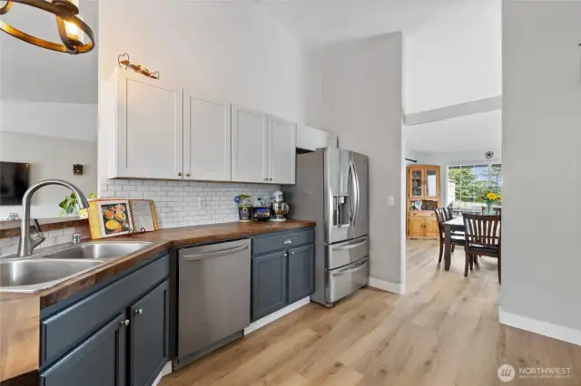 Spacious kitchen with vaulted ceilings & pantry