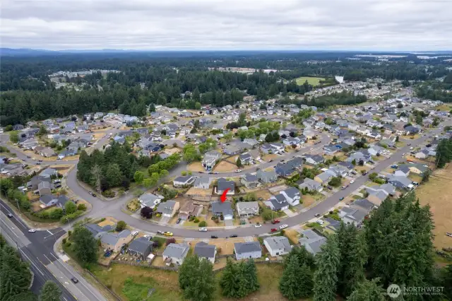 Conveniently located close to shopping, bases, easy access to I-5