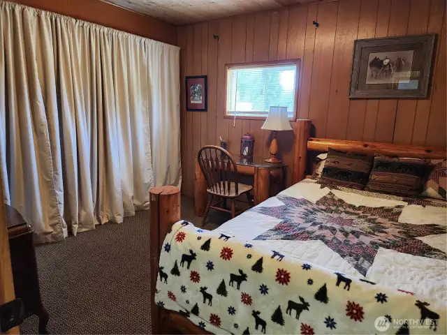 2nd bedroom