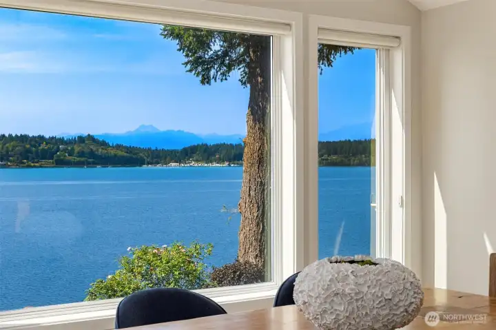 Dining room and kitchen views!