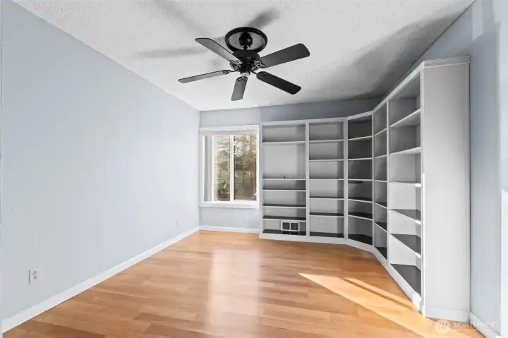 2nd bedroom with built-ins!