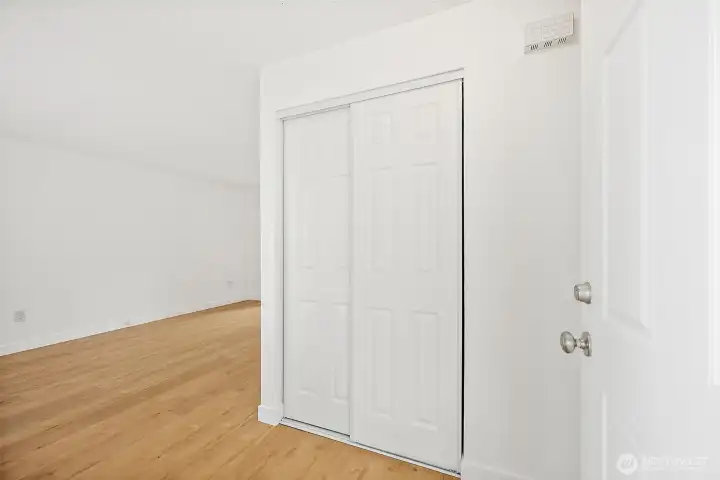 6608 Entry to Living Room