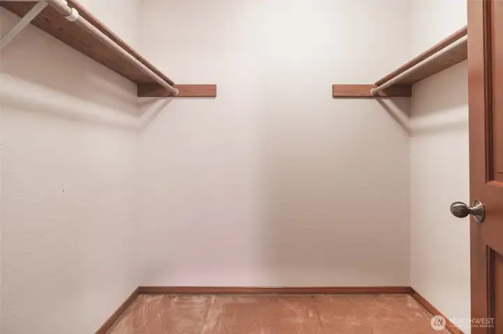 Walk in closet in 2 of the bedrooms