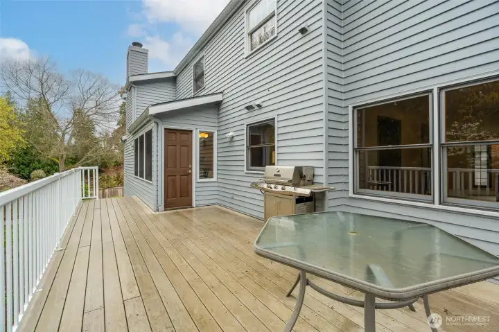 Great deck off the back for entertaining