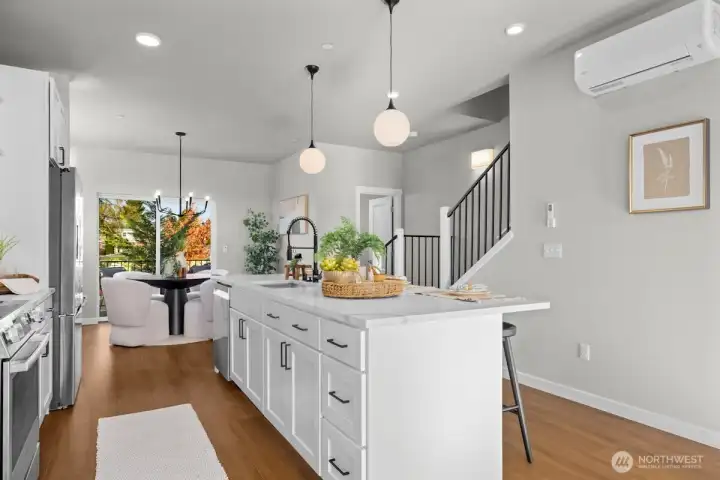 Photographs are for illustrative purposes only. Features, finishes, interior/exterior colors, landscaping and floorplan shown may vary from actual homes built