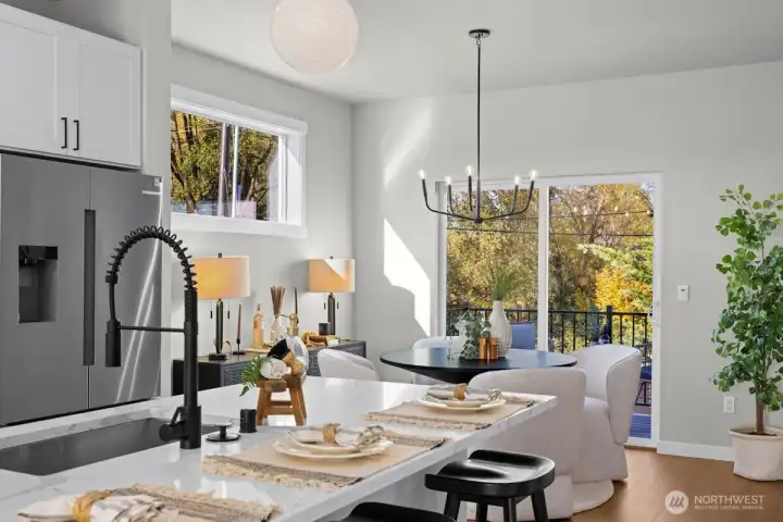 Photographs are for illustrative purposes only. Features, finishes, interior/exterior colors, landscaping and floorplan shown may vary from actual homes built