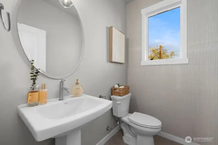 Photographs are for illustrative purposes only. Features, finishes, interior/exterior colors, landscaping and floorplan shown may vary from actual homes built