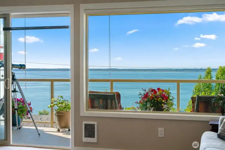 Skyline Condo on South Hill in Bellingham near Fairhaven. Unobstructed views over Bellingham Bay. Updated condo, parking space to elevator to this great living space. Quieter in the upper building. Skyline Condo on South Hill in Bellingham near Fairhaven. Unobstructed views over Bellingham Bay. Updated condo, parking space to elevator to this great living space. Quieter in the upper building.