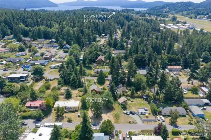 Conveniently located near downtown Eastsound, schools, the airport, waterfront, parks, and community amenities. Conveniently located near downtown Eastsound, schools, the airport, waterfront, parks, and community amenities.