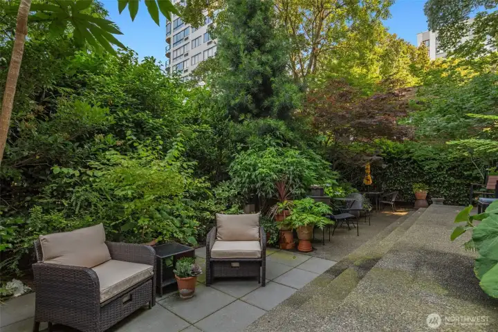 Garden Courtyard - Amenity on level PL Garden Courtyard - Amenity on level PL