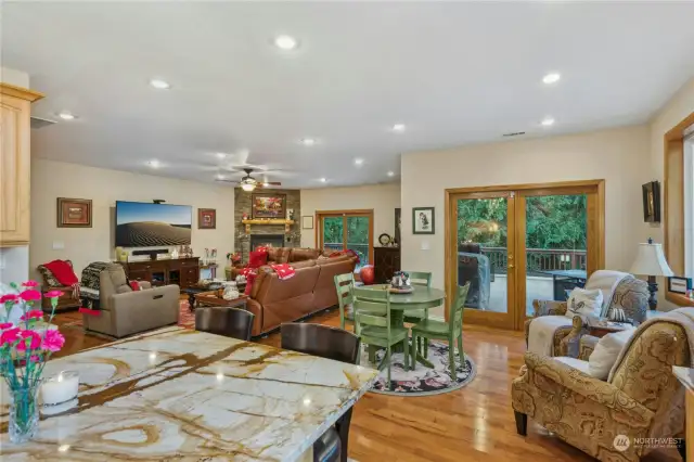 HUGE family room area that is so cozy and relaxing adjacent to the kitchen - perfect for entertaining a lot of people!!