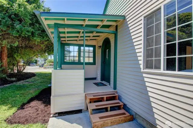 Covered front porch.