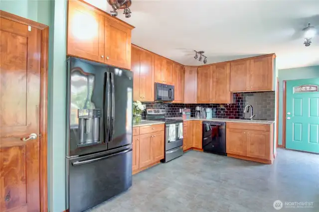 Beautiful updated kitchen!
