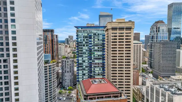 3101 - sweeping views and sunsets through downtown Seattle, Olympics and Queen Anne
