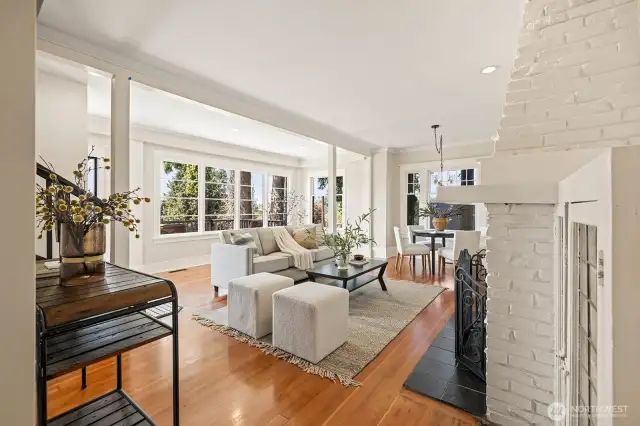 Living Room looking West