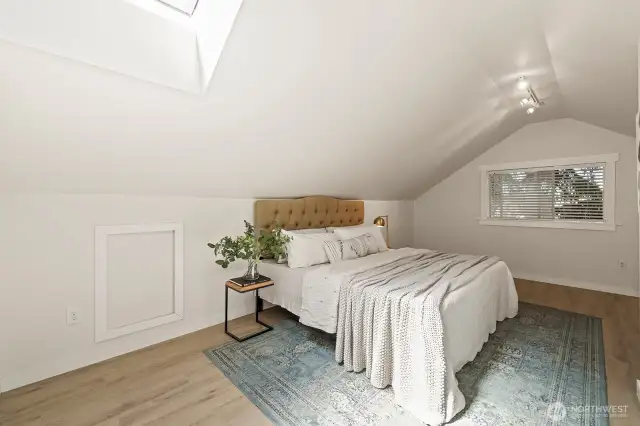 Entry upper bedroom 1