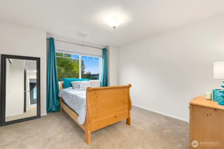 Guest bedroom