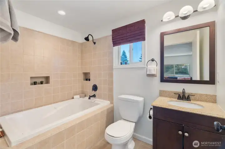 Large bathroom off of the additional living room ...