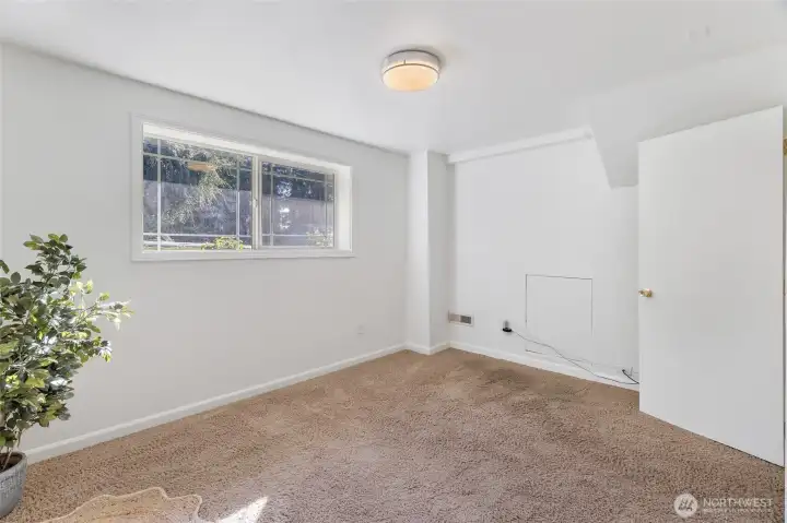 Bright lower floor rooms ...