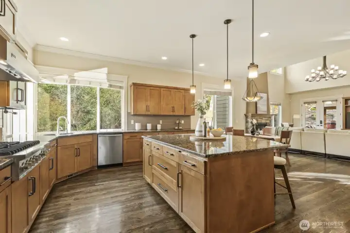 This dream-worthy kitchen will make your jaw drop! Truly a dream space to cook, bake and host in.