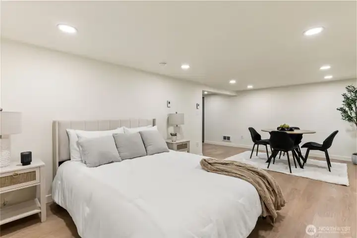 Bonus room, can be used as bedroom.
