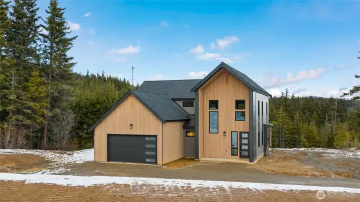 Photos, plans and elevations may be examples representing the community, community amenities, homes or artist’s renderings that may not accurately represent the actual condition of a homesite or home as constructed, and may also contain options and upgrades which are not included in the sale. Trailside Homes reserves the right to make changes to floor plans, specifications, dimensions, design and elevations without prior notice. Stated dimensions and square footage, if applicable, are estimated and should not be used as representations of the home’s actual size.