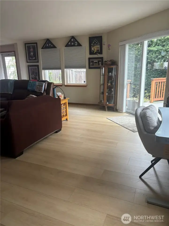 High end laminate for easy maintenance