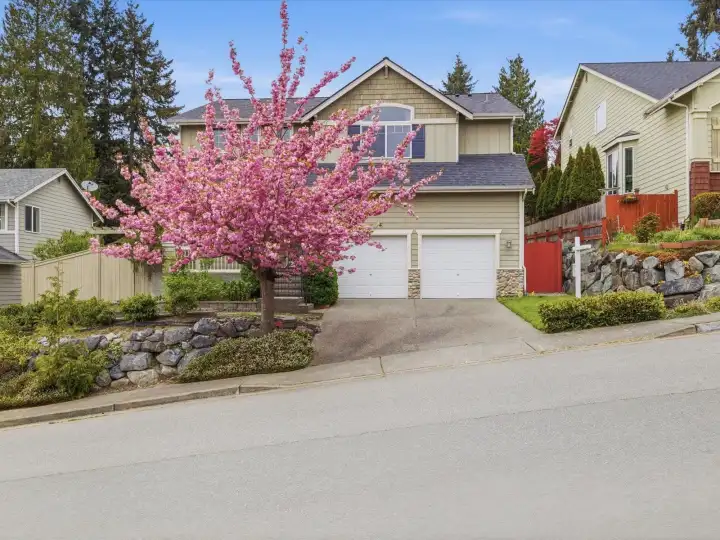 Charming exterior just minutes from historic downtown Snohomish.