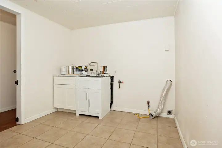 Utility room, lower level
