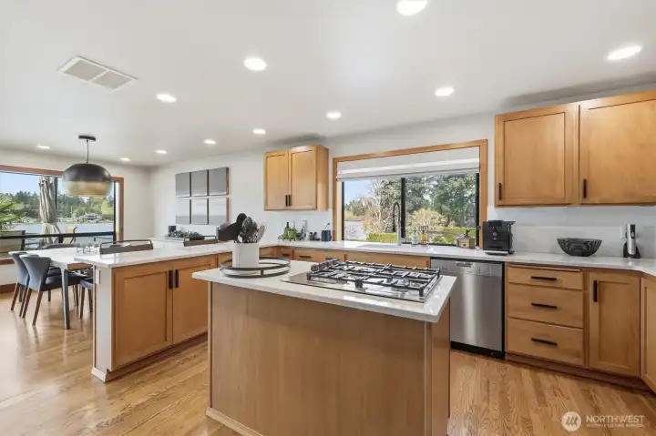 More views of the lake out the side of the house when doing dishes at the sink.